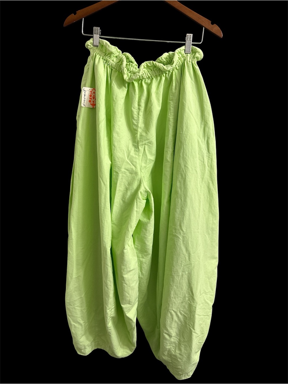 🔥SOLD🔥FREE PEOPLE MOVEMENT ON THE PULSE BALLOON PANTS Size M NWT in Lime - Picture 6 of 7